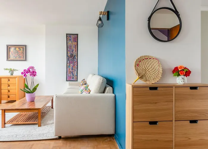 Bourg La Reine Cozy Spacing Apartment